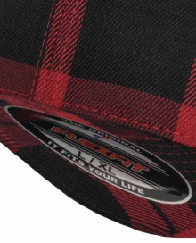 Czapka w ciemną kratę FLEXFIT® Tartan