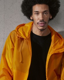 Lekka wiatrówka z kapturem B&C® #Reset unisex